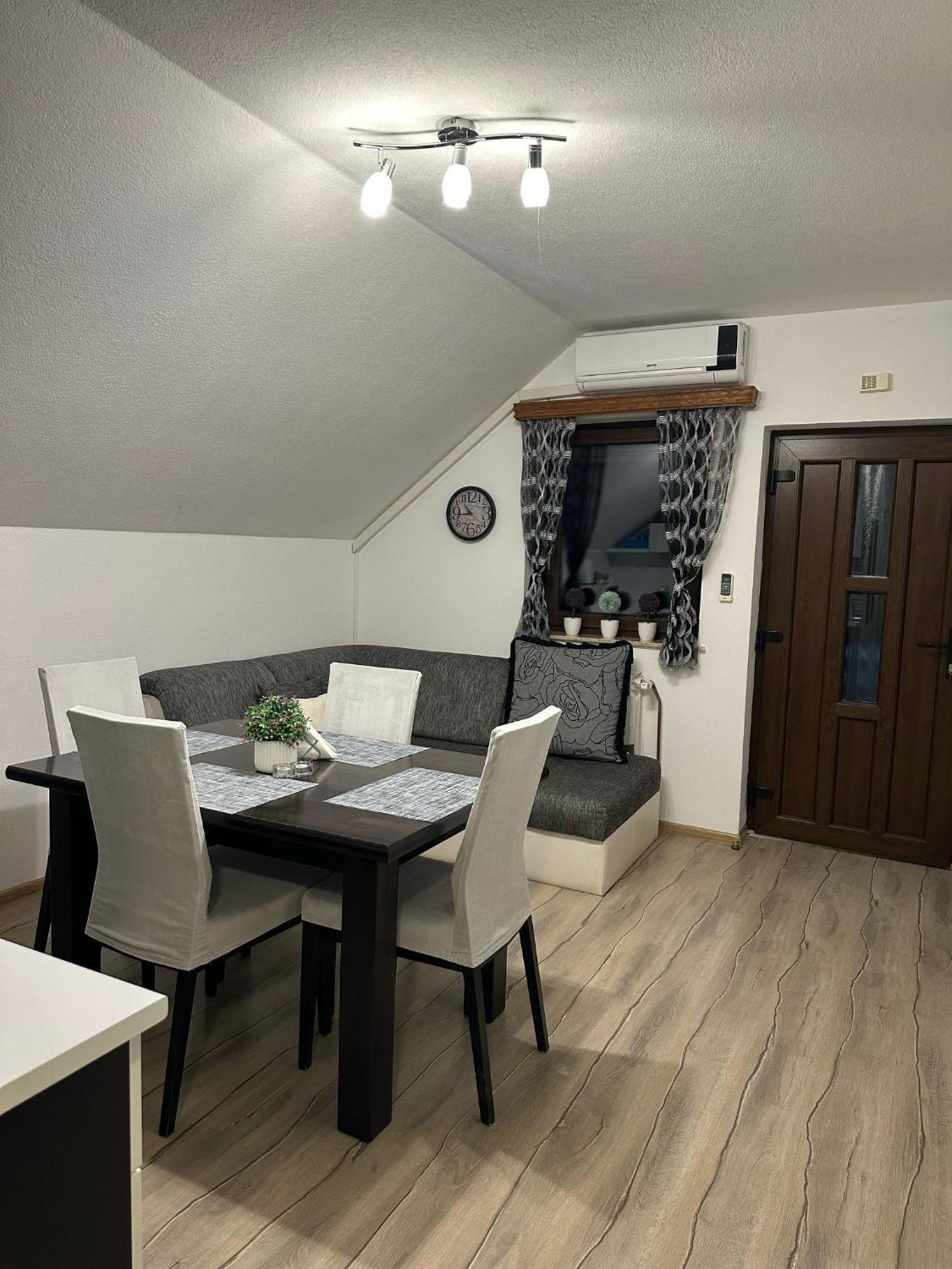 Apartment Rosandic Smoljanac Exteriör bild
